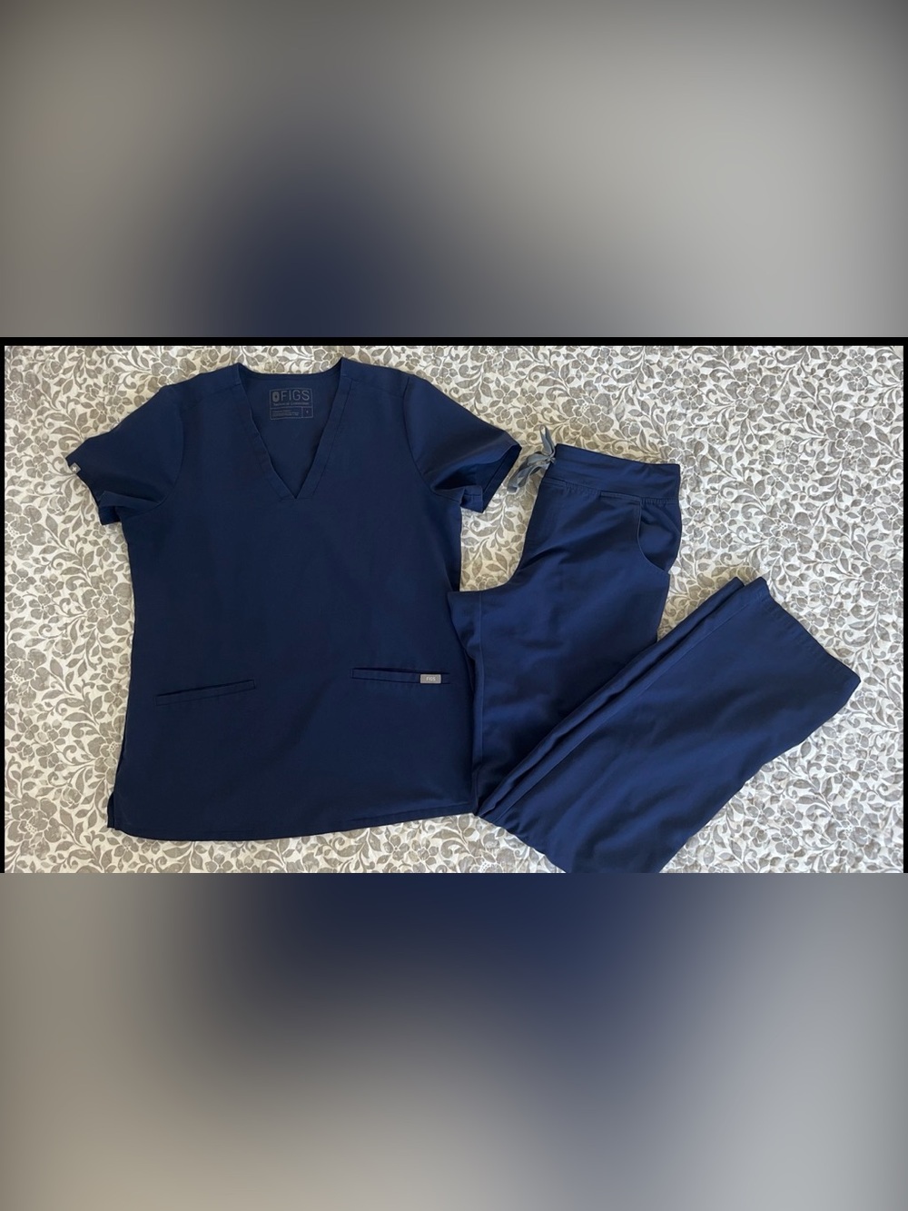 Figs Navy Casma three pocket top size small & Kade cargo pants size small TALL